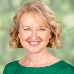 Photo of Andrea McCarthy